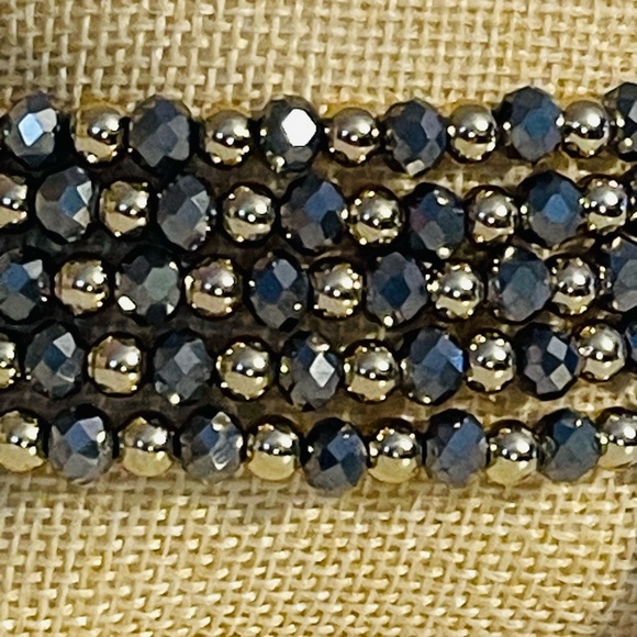 Park Lane Denali - Grey and Gold - Picture 3 of 5